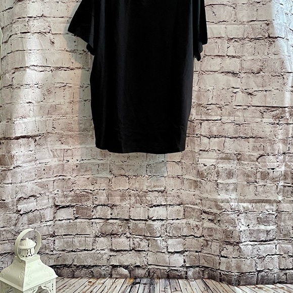 Women Jurassic Park T-shirt by Universal City Studios - Picture 4 of 6